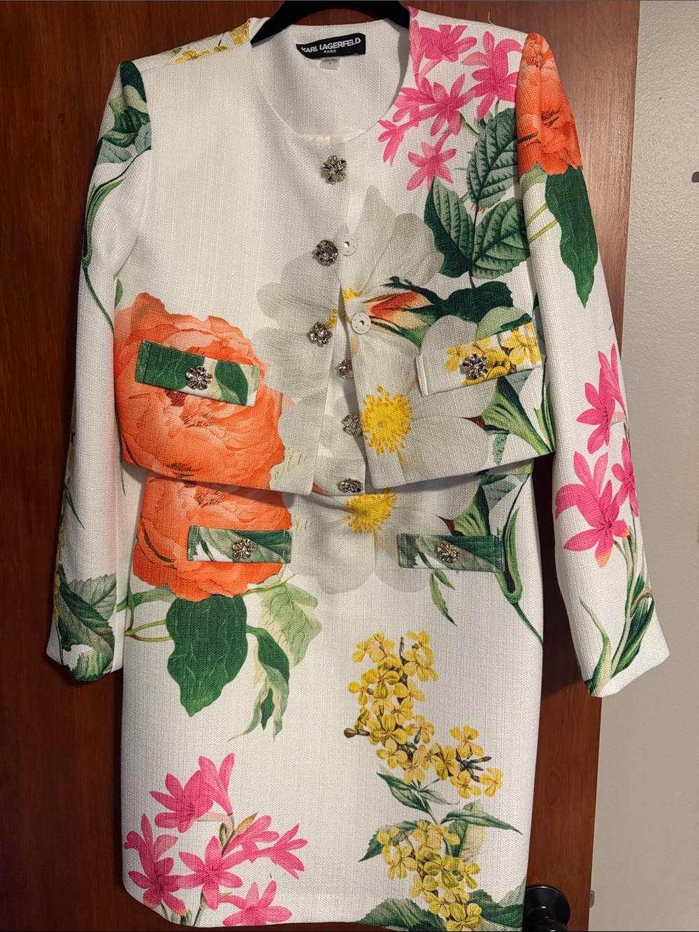 Karl Lagerfeld Floral Two-Piece Skirt Suit in White with Multicolor Flowers